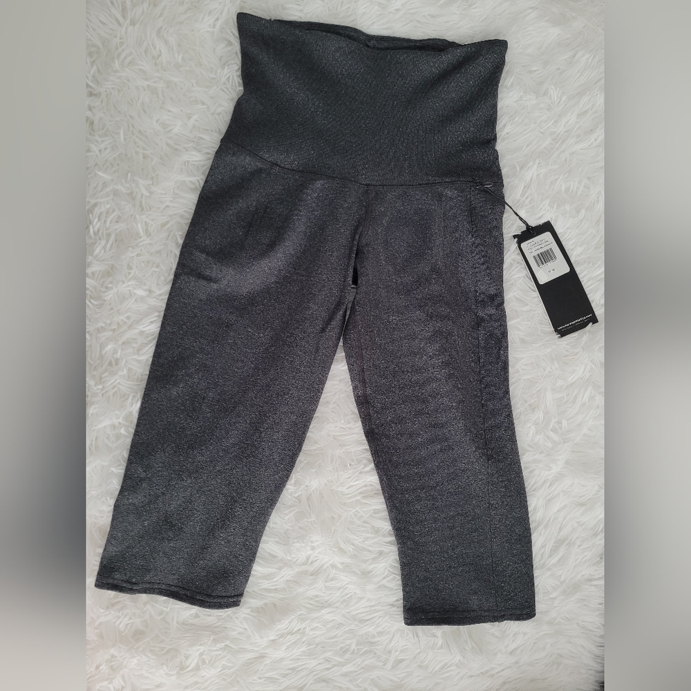 NWT Karma Kyla Crop / Capri